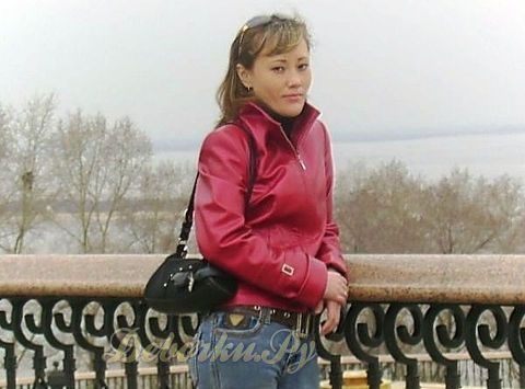 Девушка Айнура 24 Казашка из Москвы